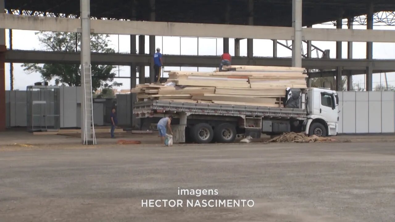 Expoleste 2022: estrutura da mostra empresarial do leste mineiro está sendo montada em GV