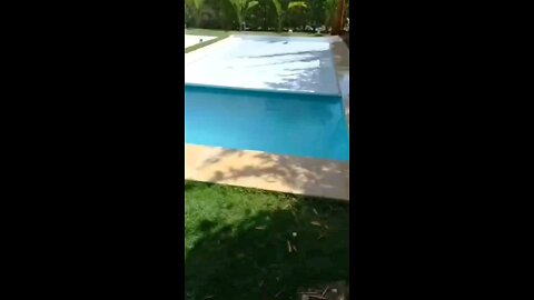 Couverture de piscine auto