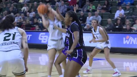 UW-Green Bay women's basketball destroys Niagara to advance to round 2 of the NIT