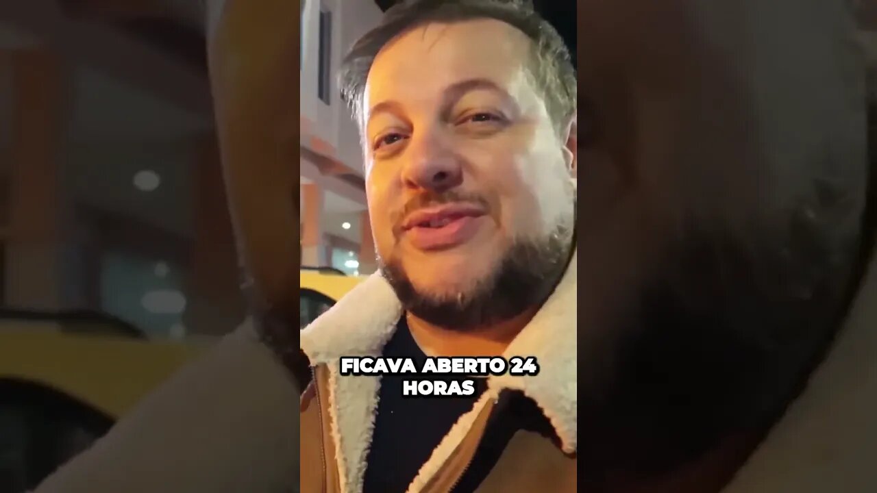 A Descoberta de um Bar que Nunca Fecha Explorando a Cidade