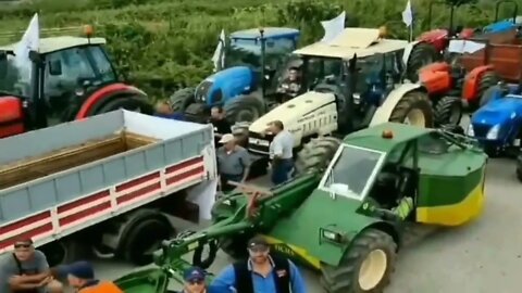 Italy 🇮🇹The farmers protest against what the government is doing to the agricultural sector .