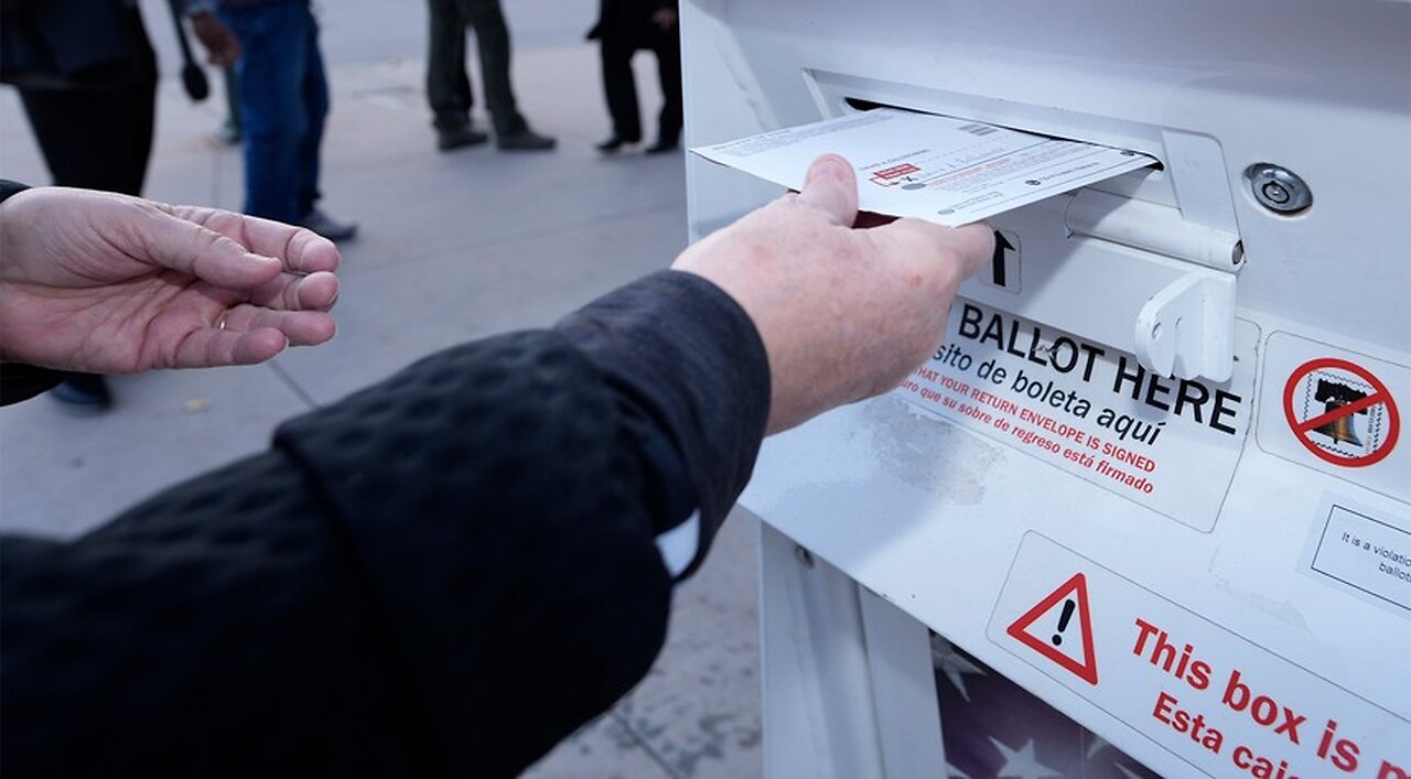 Chaos in Pennsylvania & Texas: Judge Extends PA Voting Hours After Officials Run out of Paper