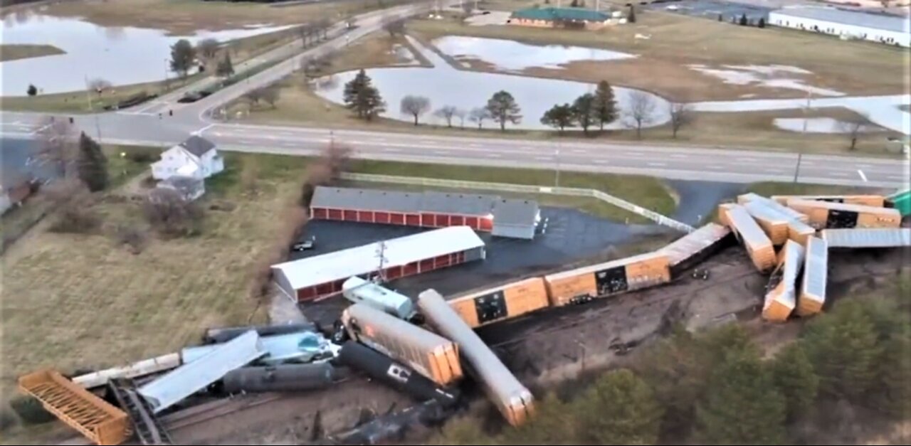 SHELTER IN PLACE AS TRAIN DERAILS IN SPRINGFIELD OHIO-HAZMAT CREWS RESPONDING*