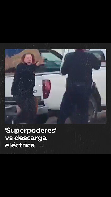 Mujer recibe descarga eléctrica por intimidar a un policía