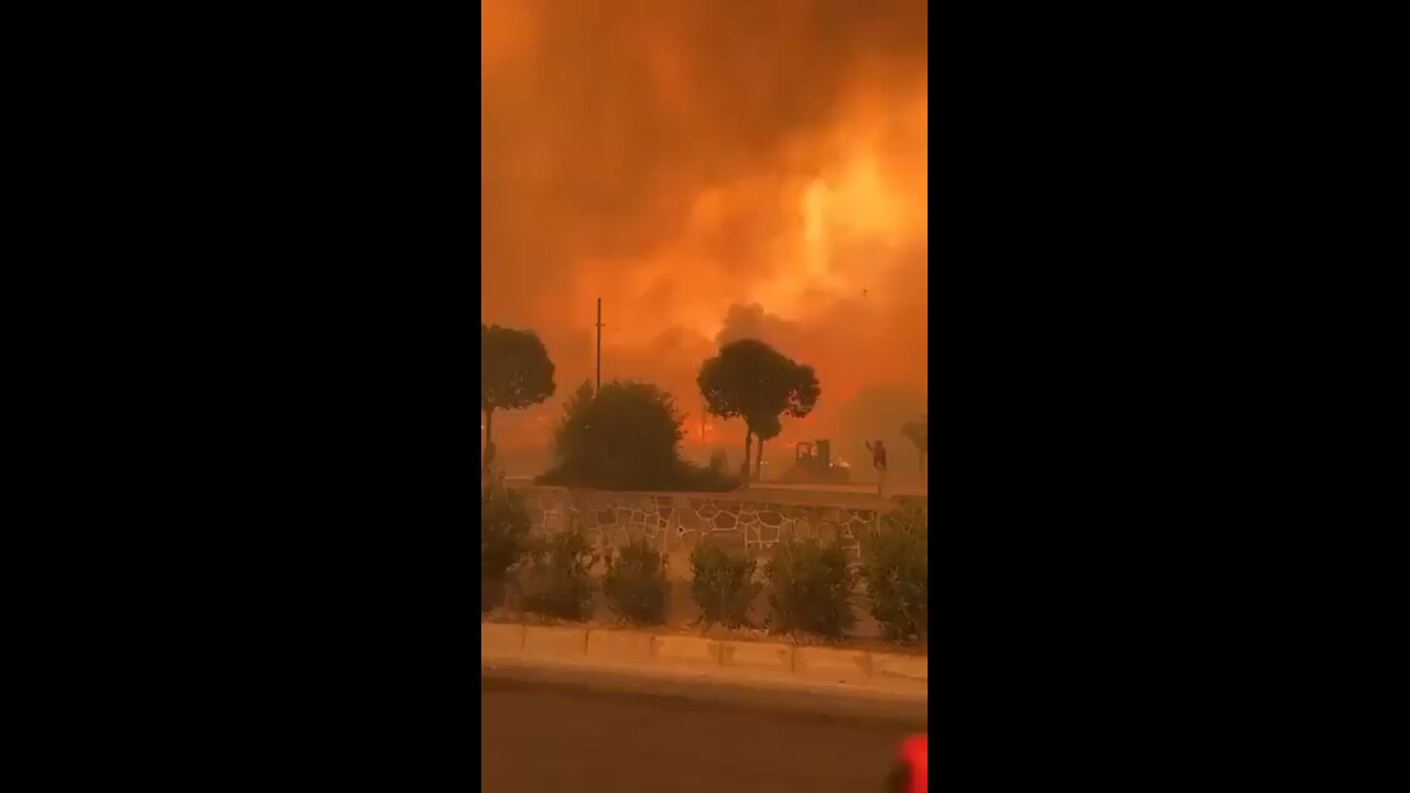 Massive out of control wildfire in Izmir, Turkey