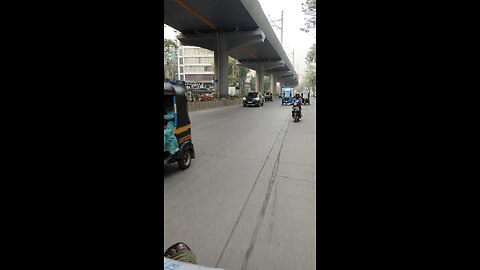 mumbai traffic signal ke aage gaya
