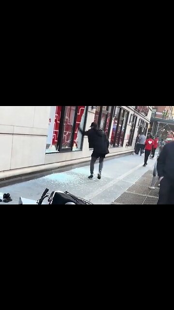 Man Busted Shoplifting Smashes Windows At CVS With A Hatchet In New York City