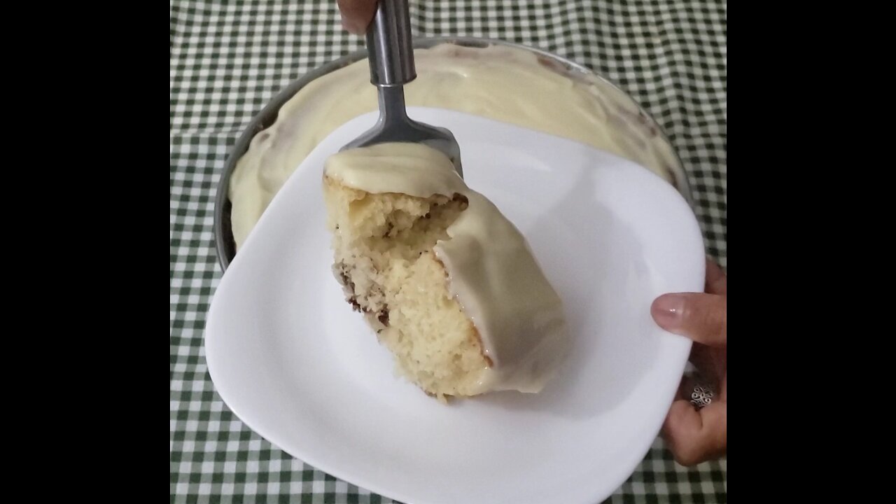 Já comeram bolo de banana assim? Fofinho e macio.