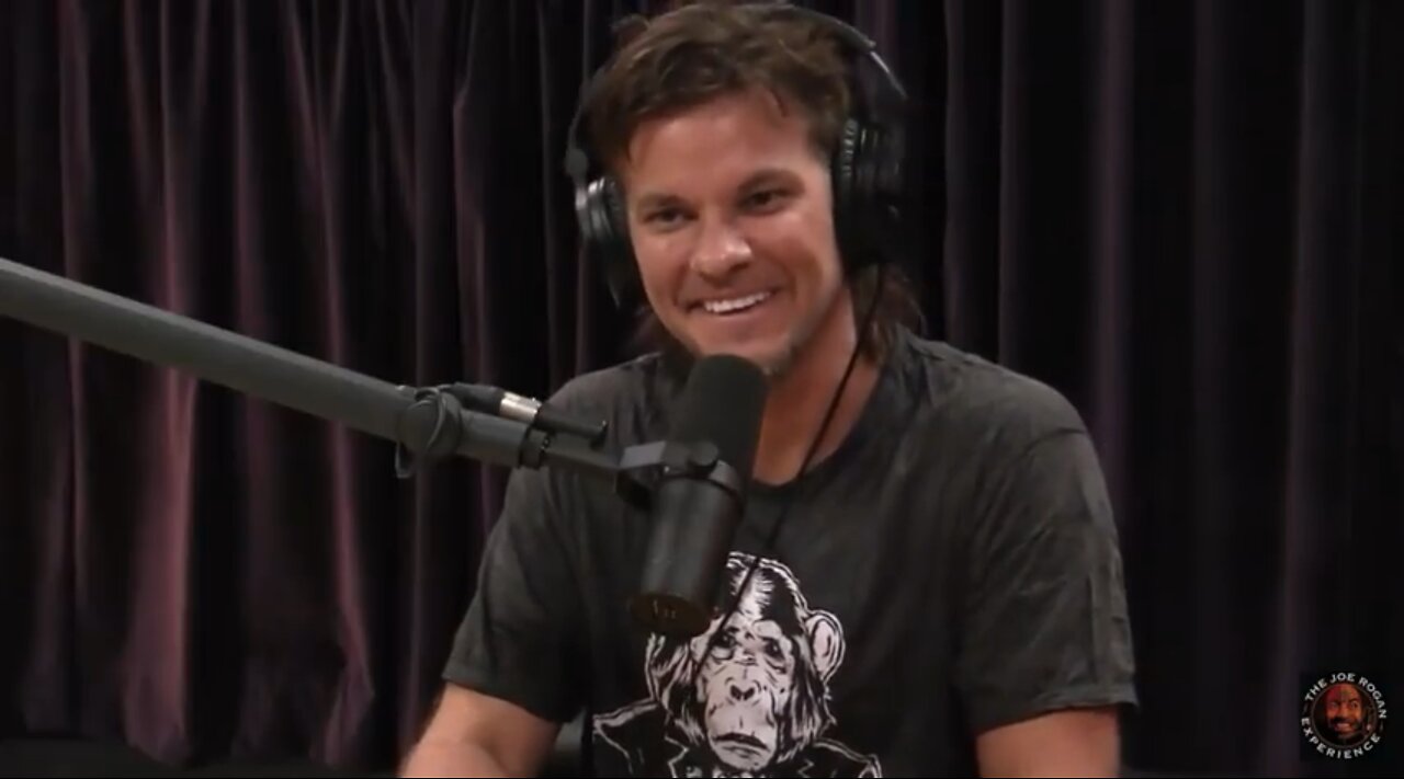 Theo Von tells Joe Rogan a Story