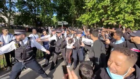 Hatun tash draged by police ot of speakers corner #speakerscorner