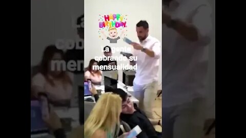 #shorts - ZOE Microcentro, gente cobrando su mensualidad.