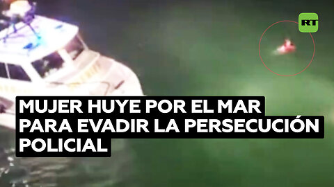 Mujer se lanza en un BMW hacia el océano tras una persecución policial