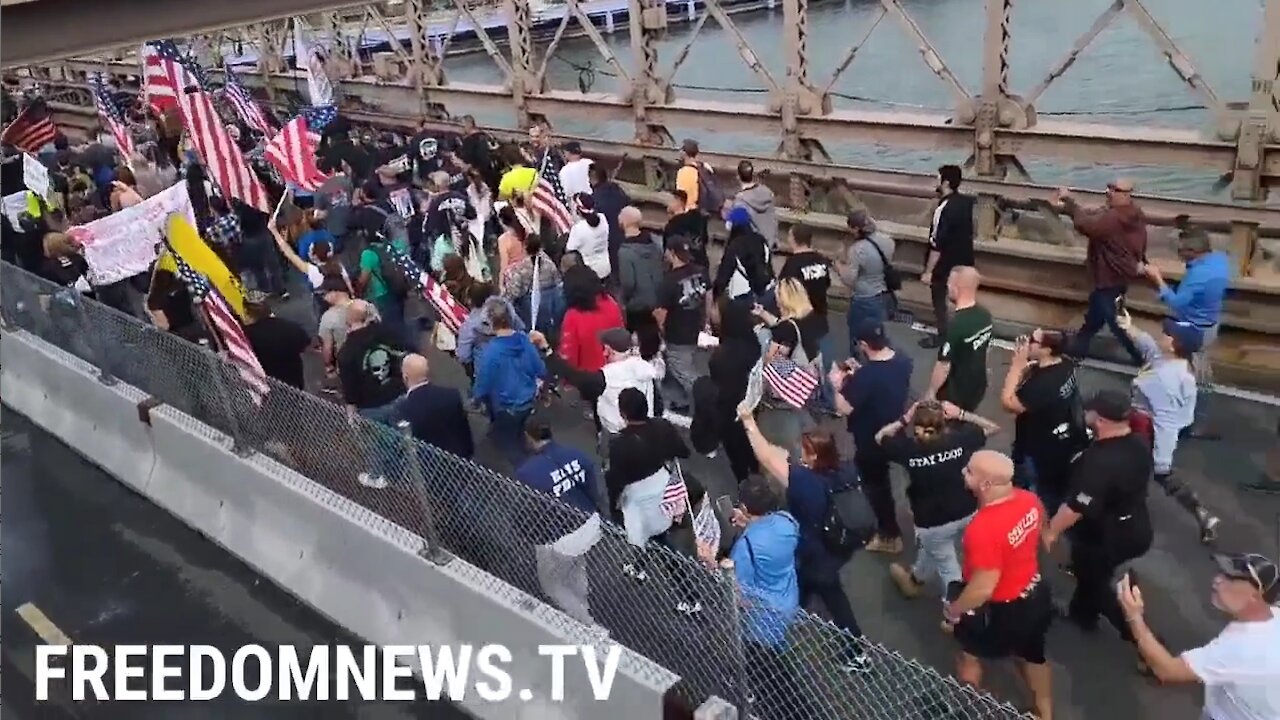 Thousands of NYC Workers March Across Brooklyn Bridge Protesting Vaccine Mandates: ‘F*ck Joe Biden!’