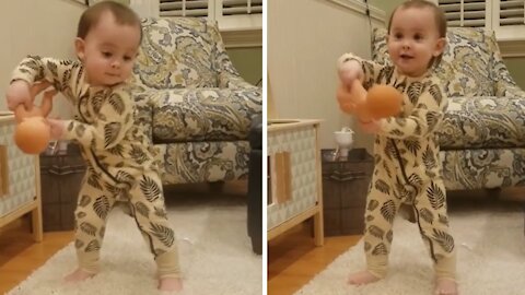 Toddler preciously dances her heart out to her favorite song