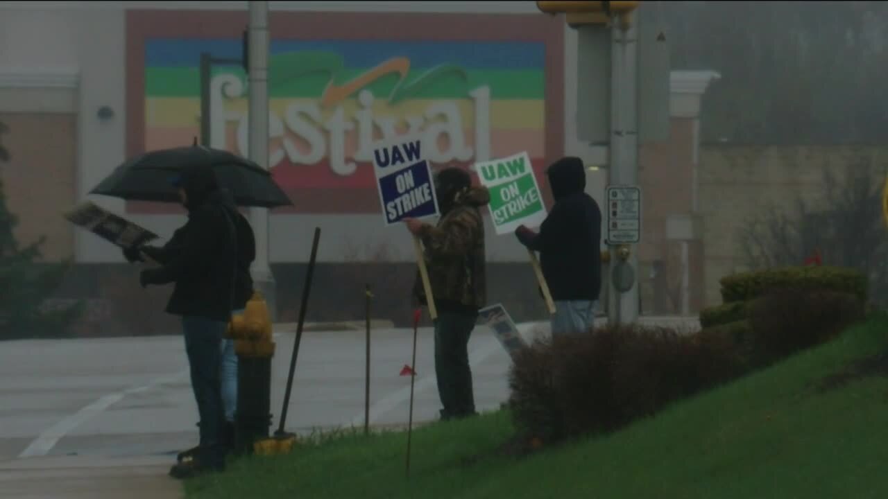 1,000+ workers at CNH Industrial go on strike, demand better work conditions