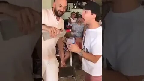 #shorts SERA QUE E SO ELE QUE BB