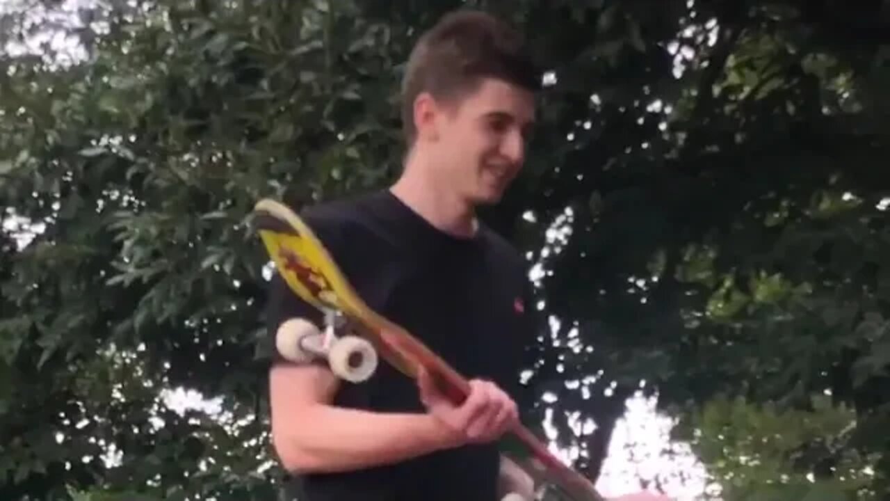 Freestyle Skateboarding in Koganei Park