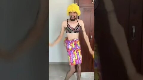 Uma dancinha para animar esta Terça- Feira 😎😂