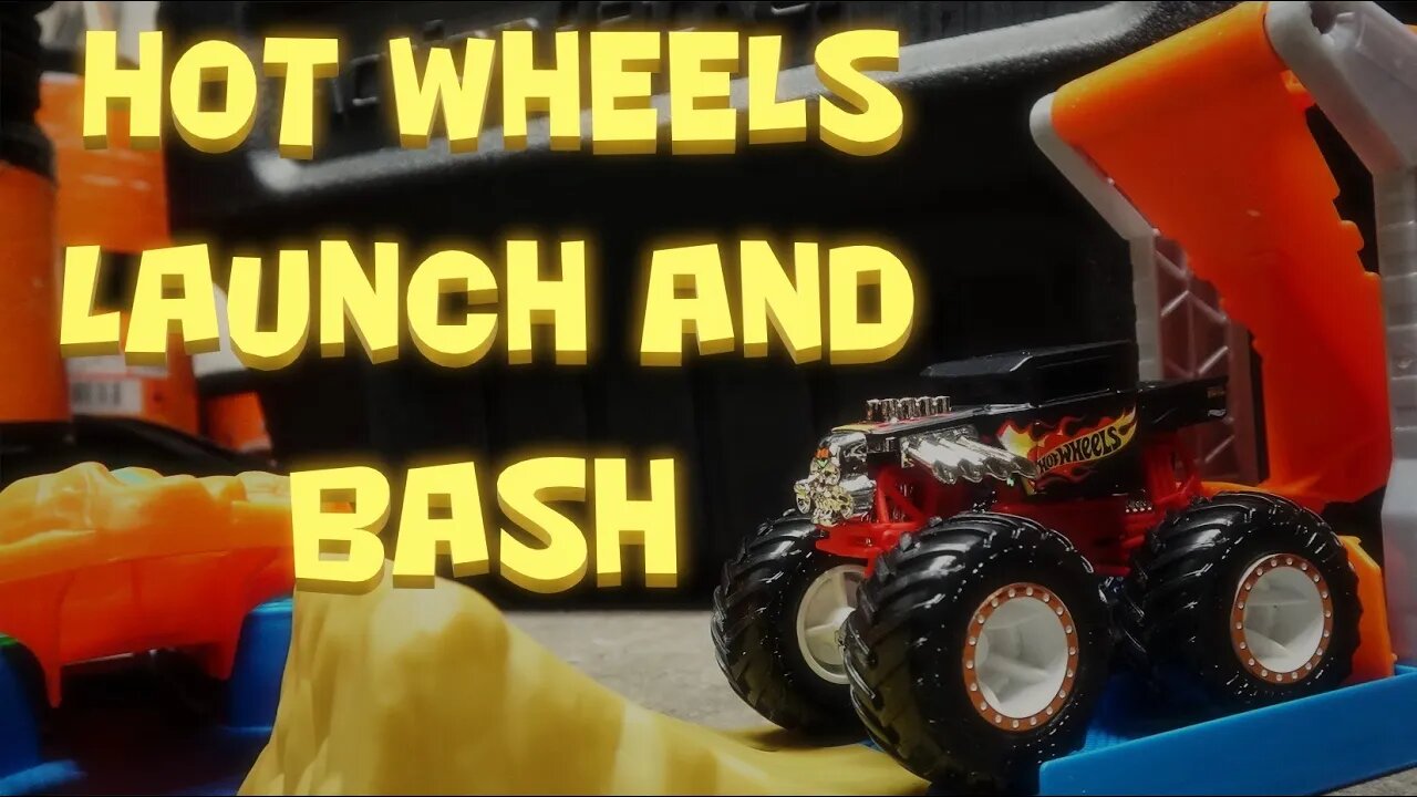 Hot Wheels Monster Trucks Launch and Bash Playset