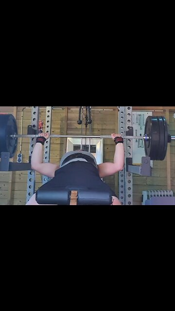95 Kgs X 5 Incline Bench Press. NEW REP PR!
