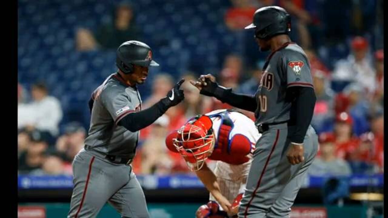 Eduardo Escobar dazzles as Brewers defeat Pirates 6-2.