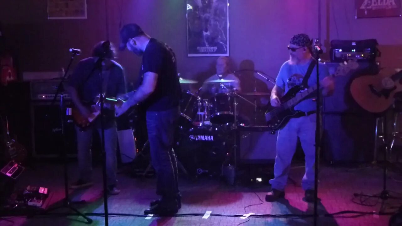 FLASH POINT - ZZ Top's "Waiting on the Bus/Jesus Just Left Chicago" cover @ Leo's in Lincolnton, NC