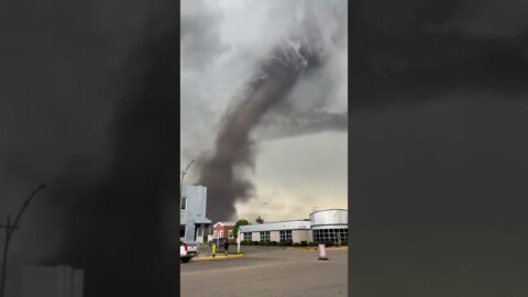 ESTO DESCENDIÓ DEL CIELO EN CANADÁ! MUCHOS ESTAN ATERRADOS