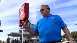 Cheeseburger expert, Kansas City Chiefs HC Andy Reid calls Tommy's a favorite