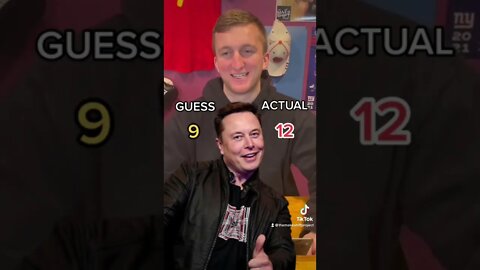 What’s Their Shoe Size?? Comment How You Did! #fyp #shoesize #guessinggame #joerogan #elonmusk
