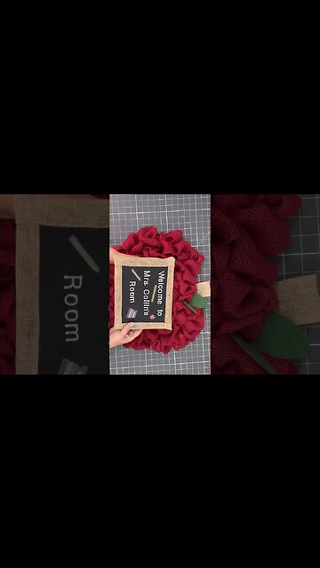 How to Make an Back to School Wreath