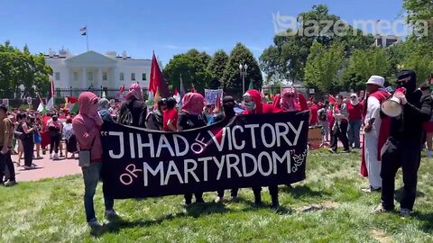 'Seems Insurrectiony': Hamas Sympathizers Set Off Smoke Bombs And Flares At The White House - Part 1