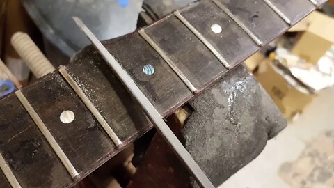 How to crown/round frets