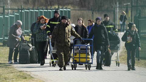 Virginia Man Travels To Poland To Help Ukrainian Refugees