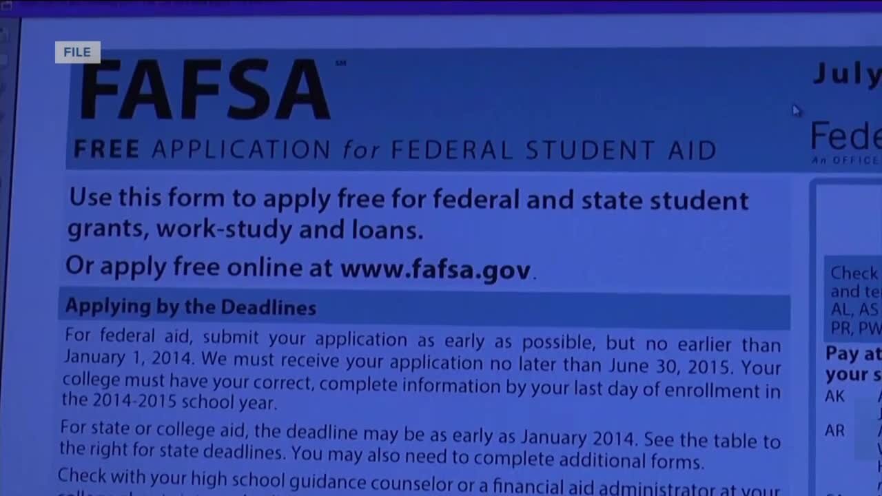 'Very discouraging': Federal financial aid applications from Wisconsin high school seniors plummet