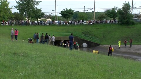 MMSD installs fencing near drainage ditch where 10-year-old boy and two men drowned