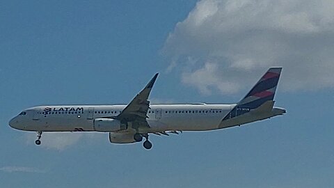 Airbus A321 PT-MXN coming from Guarulhos to Manaus