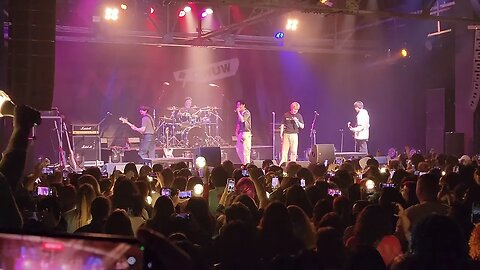 N.Flying in Houston In between songs