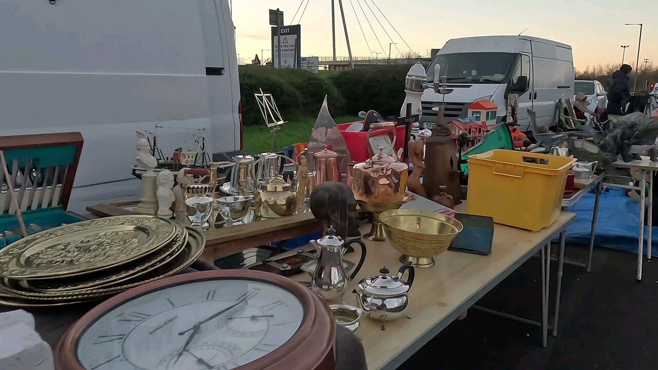 Car boot sale UK looking for BARGAINS #carbootsale