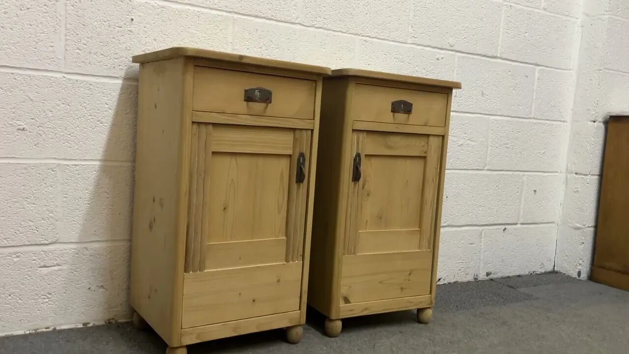 Pair Of 1930’s Pine Bedside Cupboards (Y7951C) @PinefindersCoUk