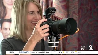 Local photographers offer free headshots for people who are unemployed