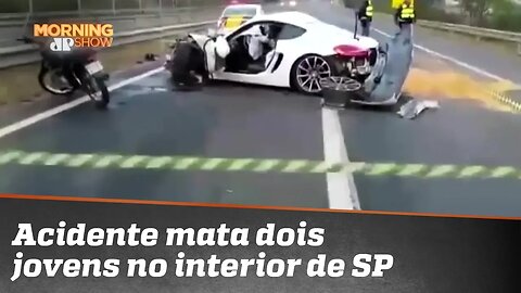 Acidente com carro esportivo mata dois jovens no interior de São Paulo