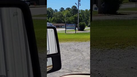 4QGeduU0Ri7aXII - Earlier today