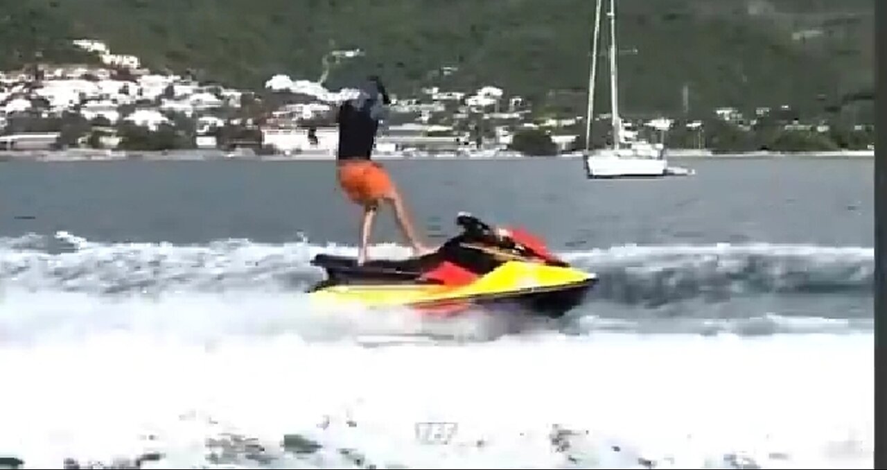 BEST FAILS OF THE WEEK: FUNNIEST FAILS COMPILATION: FUNNY VIDEO - FAILARMY 😂