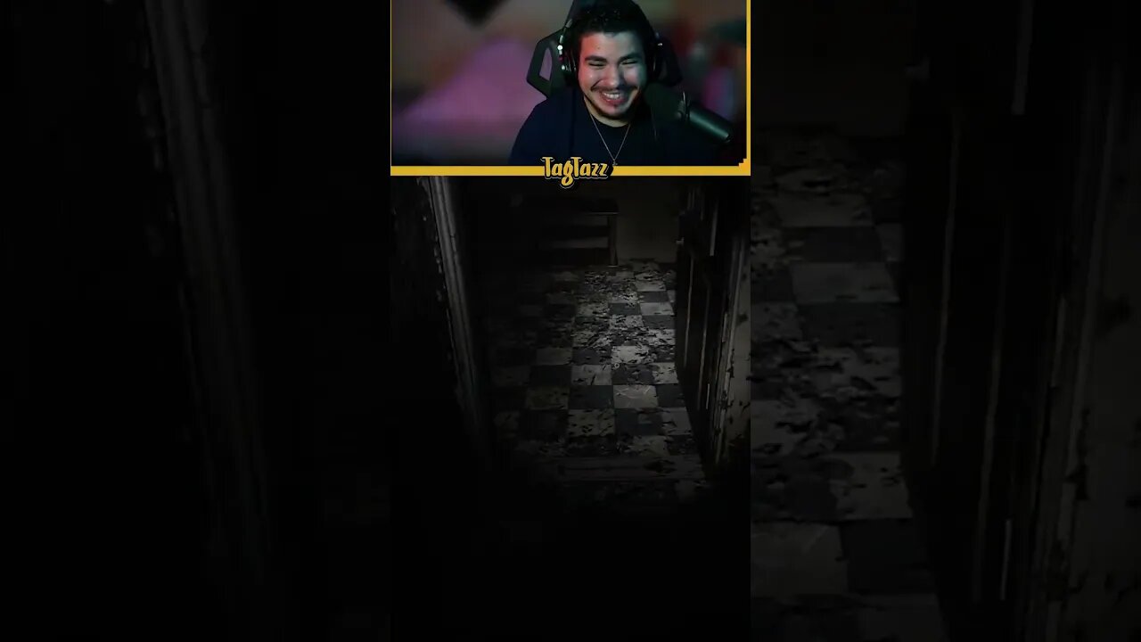 WE GOT CHASED!! #shorts #demonologist #demonologistgame #funnymoments #gaming #funny