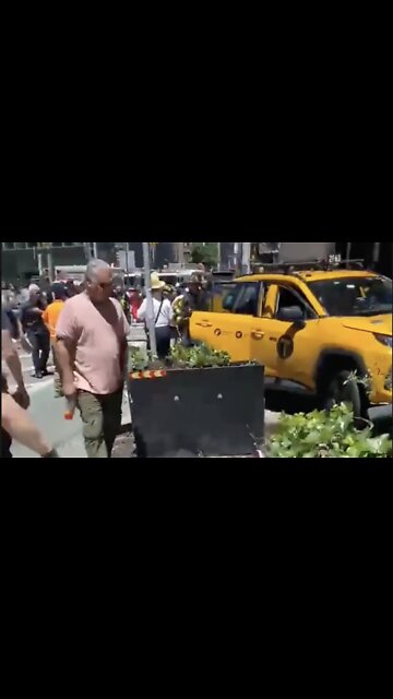 Taxi Drives Into NY Building Critically Injuring Multiple People