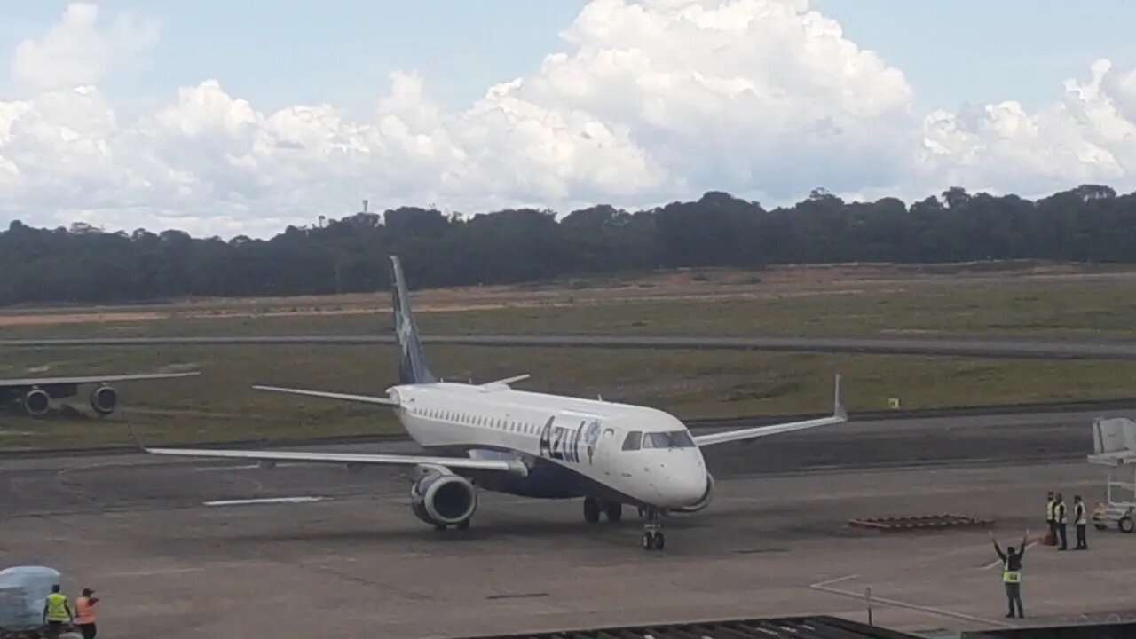 Embraer 195 PR-AUK pousa em Manaus vindo de Campinas