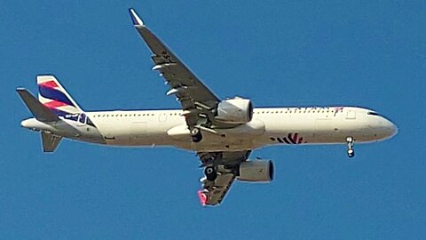 Airbus A321NEO PS-LBL coming from Guarulhos and Airbus A320NEO PR-XBN from Brasília to Fortaleza
