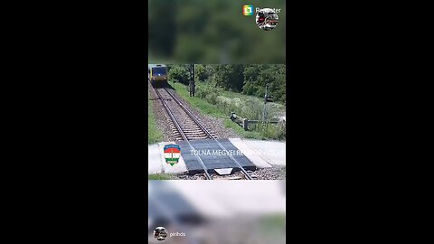 video train collision with vehicles