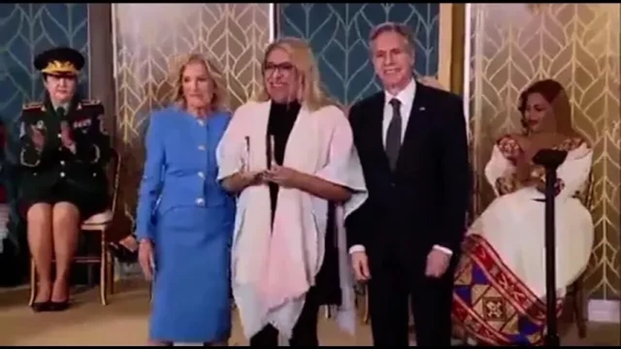 And the “International woman of courage” award goes to the man in a dress! 😂😂😂