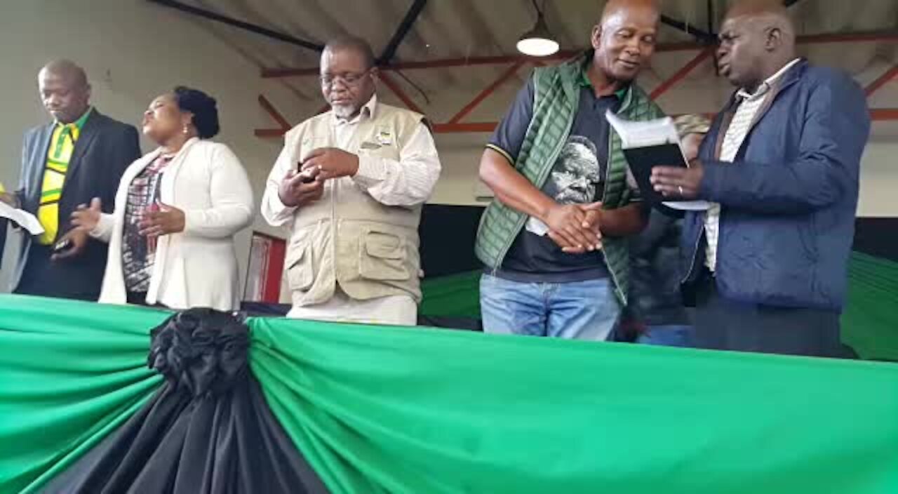 Zuma has been given ultimatum to resign or face motion of no confidence - Mantashe (Y4c)